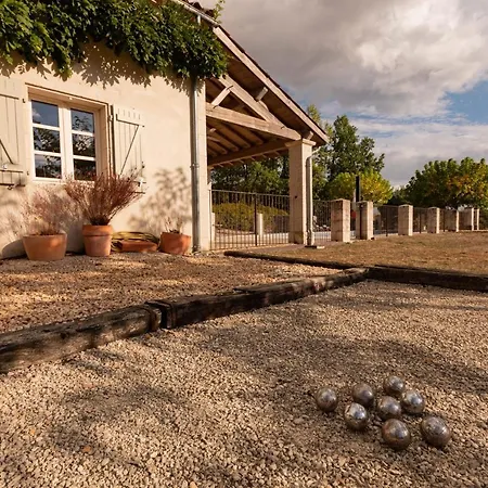 بيت للعطل - Spacieuse Maison Pierre Avec Piscine Chauffee, Cuisine D'ete, Petanque, Ping-pong Et Jeux Enfants - 10 Min De Vic *