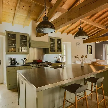 - Spacieuse Maison Pierre Avec Piscine Chauffee, Cuisine D'ete, Petanque, Ping-pong Et Jeux Enfants - 10 Min De Vic Roques (Gers)