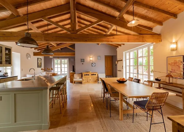 - Spacieuse Maison Pierre Avec Piscine Chauffee, Cuisine D'ete, Petanque, Ping-pong Et Jeux Enfants - 10 Min De Vic Roques (Gers)